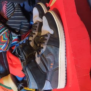 Jordan 1 mid se